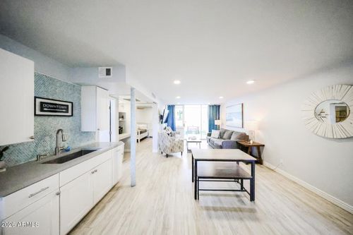 b108-7625 E Camelback Rd, Scottsdale, AZ, 85251-2105 | Card Image