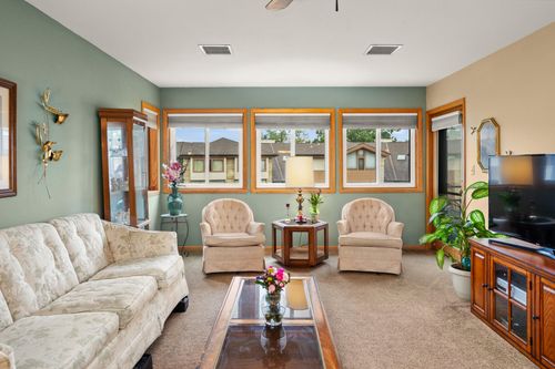 8916301 Main St, Menomonee Falls, WI, 53051-2877 | Card Image