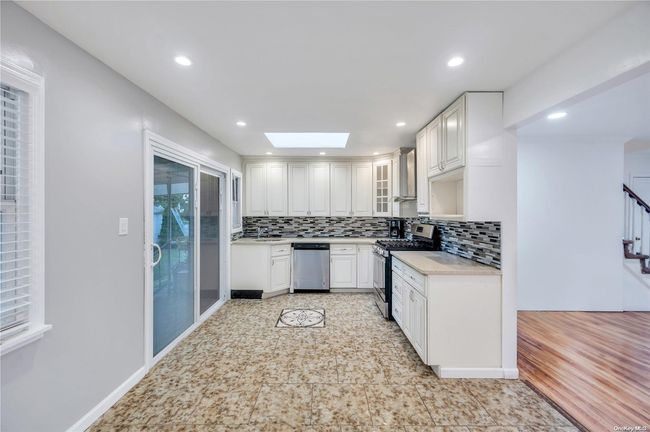 25 N Montgomery St, House other with 4 bedrooms, 2 bathrooms and null parking in Valley Stream NY | Image 11