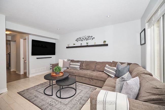 91 Roselawn Cres, House attached with 2 bedrooms, 4 bathrooms and 1 parking in Welland ON | Image 11