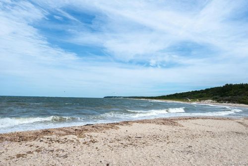 4760 Blue Horizon Blfs, Peconic, NY, 11958 | Card Image