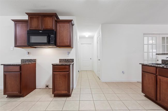 6615 Lost Pines Bnd, House other with 3 bedrooms, 2 bathrooms and 2 parking in Houston TX | Image 10