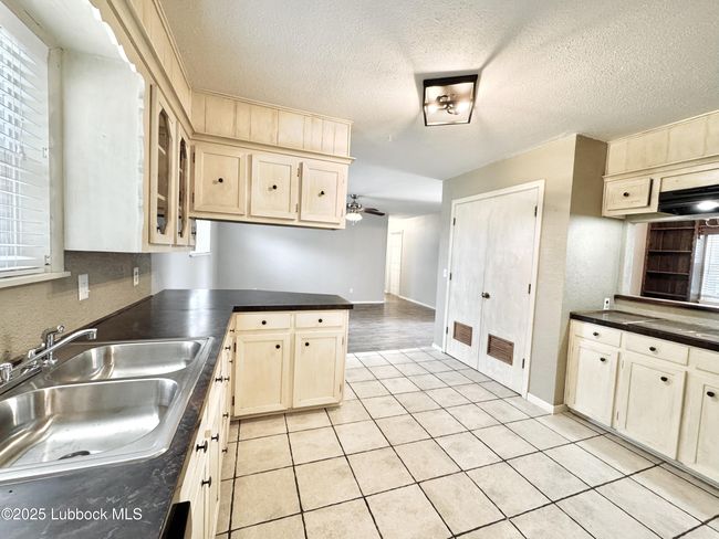 2606 W 19 Th St, House other with 4 bedrooms, 2 bathrooms and null parking in Plainview TX | Image 15