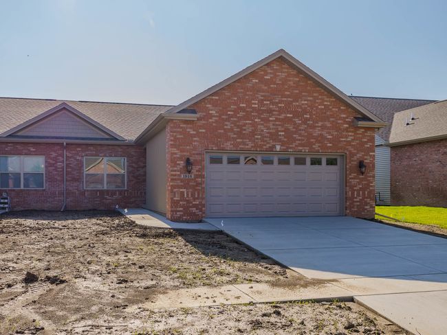 1916 Dunraven Rd, Home with 2 bedrooms, 3 bathrooms and null parking in Bloomington IL | Image 31