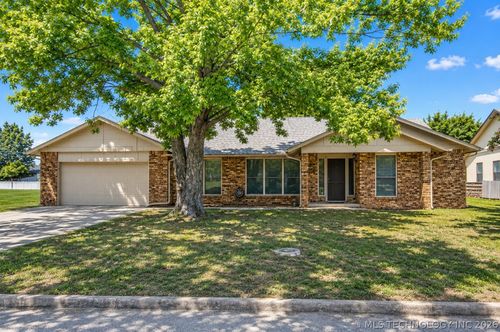 11712 S 98th East Ave, Bixby, OK, 74008-2220 | Card Image