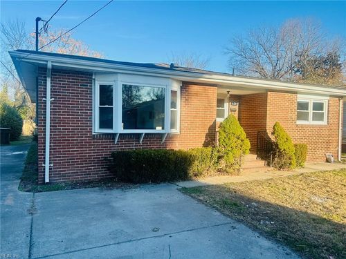 620 Downing St, Hampton, VA, 23661-1406 | Card Image