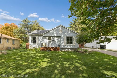 846 W Lincoln St, Caro, MI, 48723-1461 | Card Image