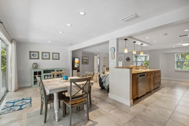 506 69 Th St, House other with 3 bedrooms, 2 bathrooms and null parking in HOLMES BEACH FL | Image 14