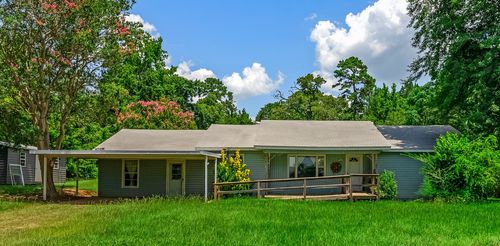 9008 Hosston Vivian Rd, Vivian, LA, 71082-8872 | Card Image