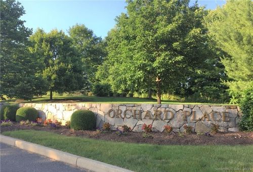 apt-306-20 Orchard St, Brookfield, CT, 06804-1942 | Card Image