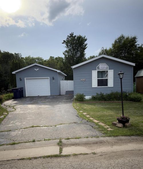 53 Lapidary Ln, Janesville, WI, 53548-9127 | Card Image
