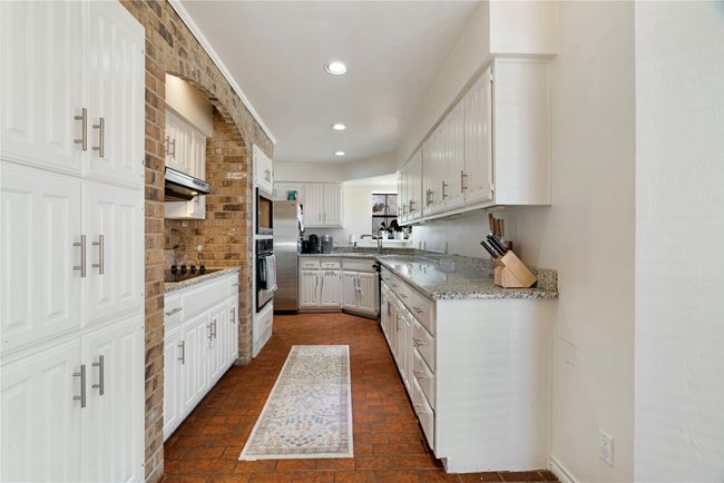 1005 42 Nd St Se, House other with 3 bedrooms, 4 bathrooms and null parking in Paris TX | Image 5