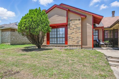 2415 Sunflower Dr, Arlington, TX, 76014-1819 | Card Image