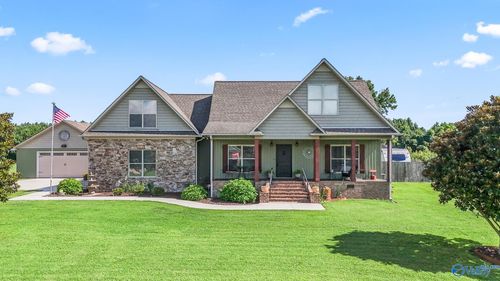 18 Tisha Dr, Grant, AL, 35747-4207 | Card Image