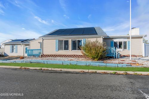 934 7th St, Union Beach, NJ, 07735-2865 | Card Image