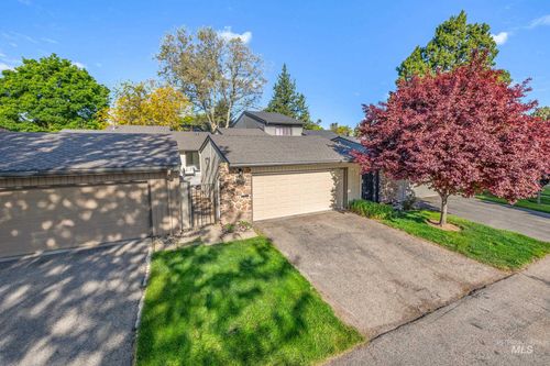 7167 W Cascade Dr, Boise, ID, 83704-8633 | Card Image