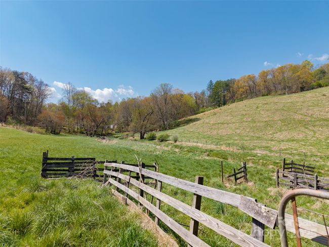 435 Upper Glady Fork Rd, House other with 2 bedrooms, 2 bathrooms and null parking in Candler NC | Image 20