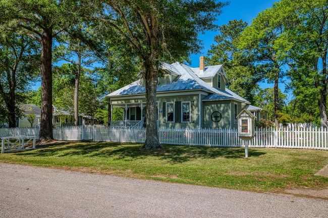 235 Hickory St, House other with 3 bedrooms, 3 bathrooms and null parking in New Ulm TX | Image 4