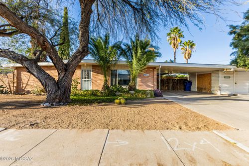 8051 E Hawthorne Street, Tucson, AZ, 85710 | Card Image