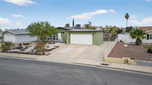 405 Scenic Dr, Henderson, NV, 89002-8337 | Card Image