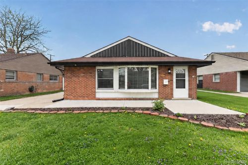 18570 Matthews St, Riverview, MI, 48193-4511 | Card Image