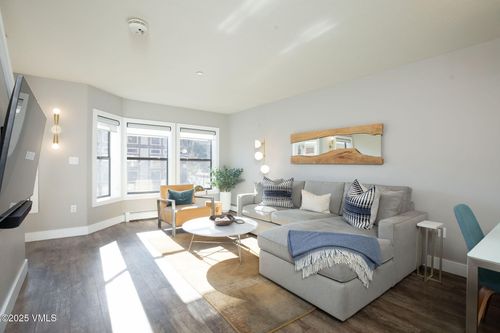 r311-216 Main St, Edwards, CO, 81632-8128 | Card Image