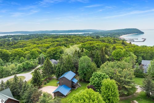 110 Terrace Lane Cmns, Leland, MI, 49654-8700 | Card Image