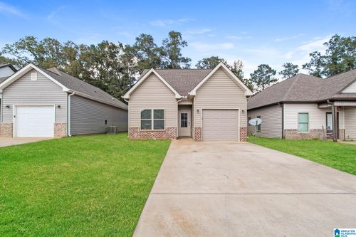 151 Park Dr N, Clanton, AL, 35045-3944 | Card Image