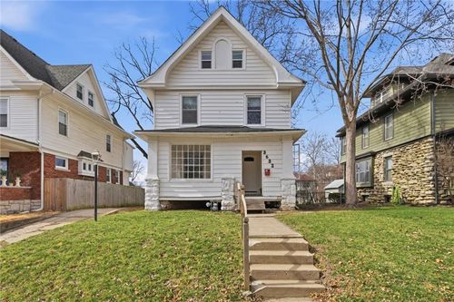 3632 Virginia Ave, Kansas City, MO, 64109-2738 | Card Image