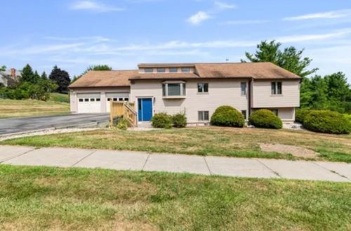 30 Dubois Dr, South Burlington, VT, 05403-7637 | Card Image