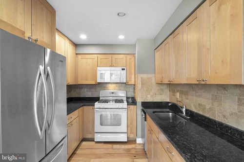 apt-51-7753 Patriot Dr, ANNANDALE, VA, 22003-6407 | Card Image