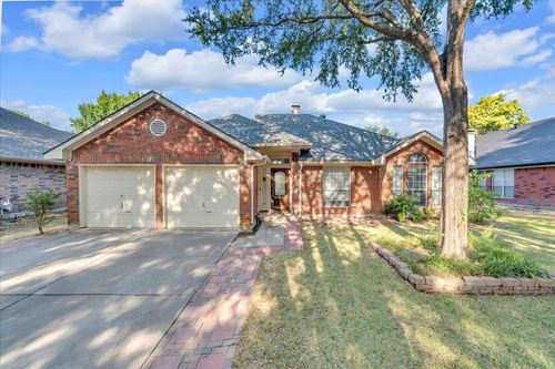 7449 Bear Lake Dr, Fort Worth, TX, 76137-3722 | Card Image
