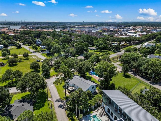 432 Glen Cove St, House other with 4 bedrooms, 4 bathrooms and 2 parking in Kemah TX | Image 44