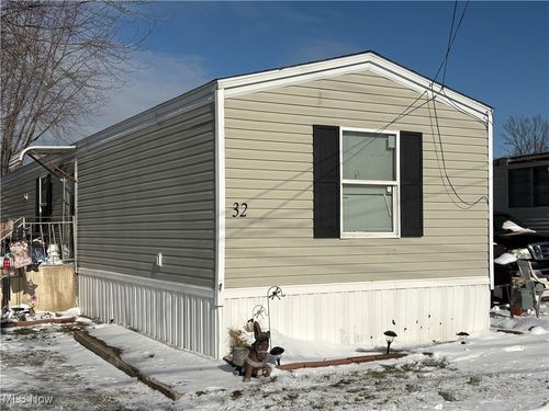 32 Eddy Rd, Madison, OH, 44057-1635 | Card Image