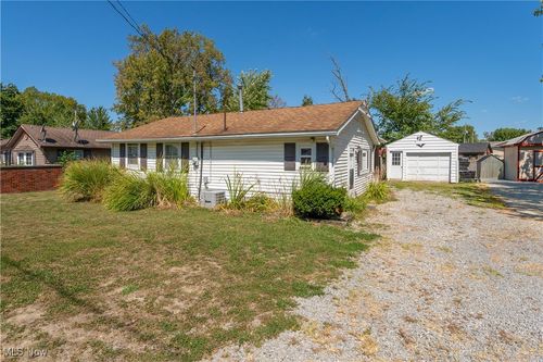 10569 Shadyside Ln, North Benton, OH, 44449-9742 | Card Image