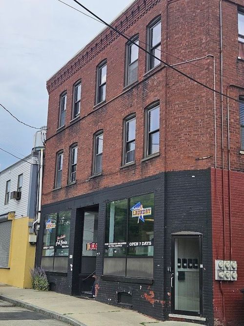 202-10-12 Vernon St, Keene, NH, 03431-3440 | Card Image