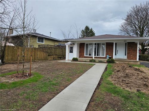 3-102 Calmcrest Dr, Kitchener, ON, N2E1V3 | Card Image