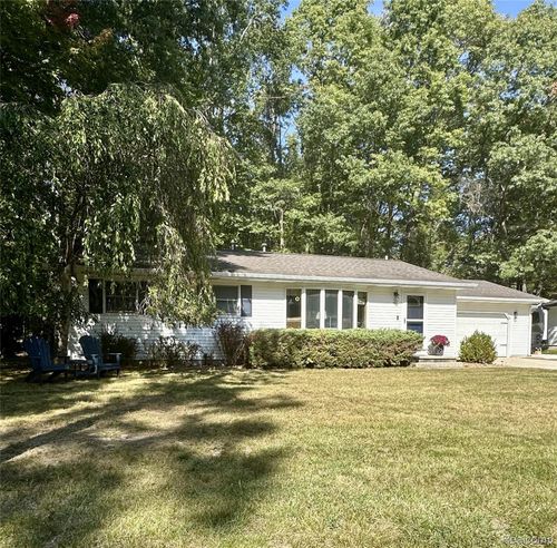 340 E Hanover St, Pentwater, MI, 49449-9429 | Card Image