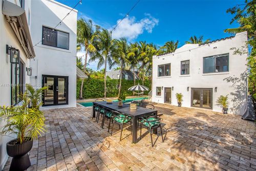 3483 Chase Ave, Miami Beach, FL, 33140-3416 | Card Image