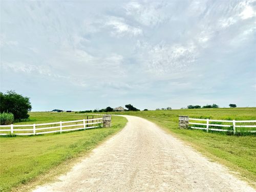 000 Mockingbird Dr, Mount Calm, TX, 76673 | Card Image