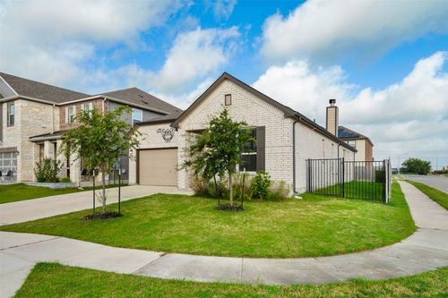 6300 Carriage Pines Dr, Del Valle, TX, 78617-2039 | Card Image