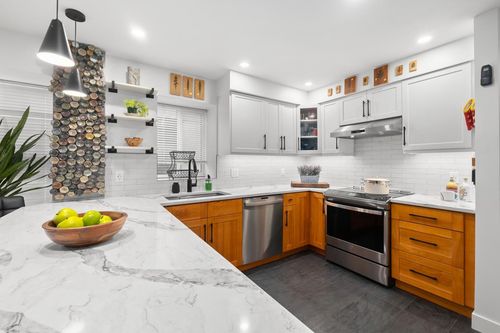 203-1943 E 1st Ave, Vancouver, BC, V5N1B3 | Card Image