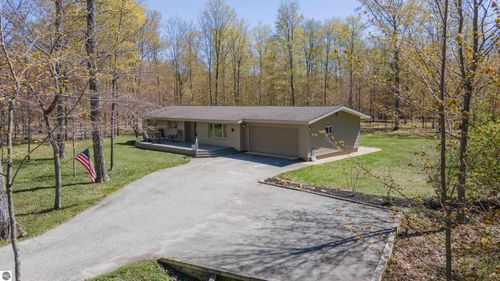3189 Trumbull Road, Maple City, MI, 49664 | Card Image