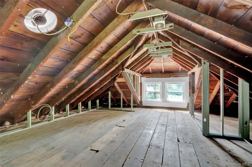 2 Oak Ct, Staten Island, NY, 10308-2160 | Card Image