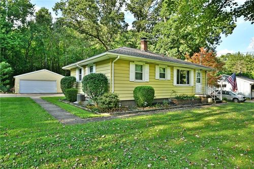 3557 Valacamp Avenue Se, Warren, OH, 44484 | Card Image