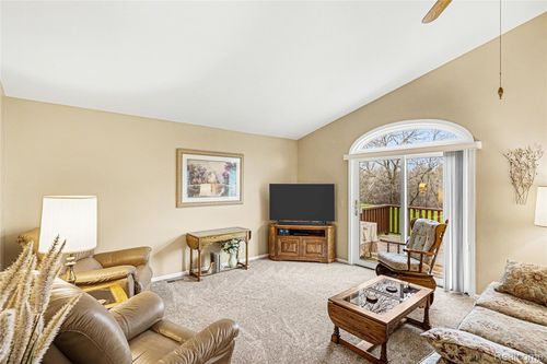 11676 Hawthorne Glen Drive, Grand Blanc, MI, 48439 | Card Image