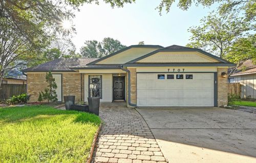 7707 Wakefield Dr, Austin, TX, 78749-3268 | Card Image