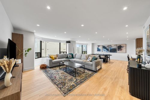 2008-175 Cumberland St, Toronto, ON, M5R3M9 | Card Image