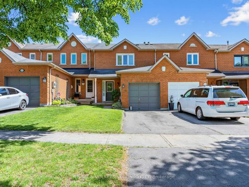 15 Fulton Cres, Whitby, ON, L1R2C8 | Card Image