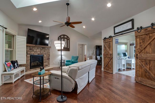 418 Cheeyo Pl, House other with 3 bedrooms, 2 bathrooms and null parking in Loudon TN | Image 11
